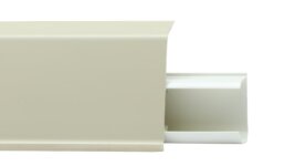 Плинтус пластиковый Winart Quadro 55 мм Дуб Гавана 513